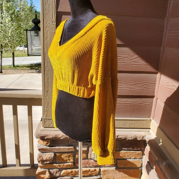 Before You Mustard Chenille Knit Cropped V-Neck Sweater Women's Size Small EUC - Picture 8 of 13